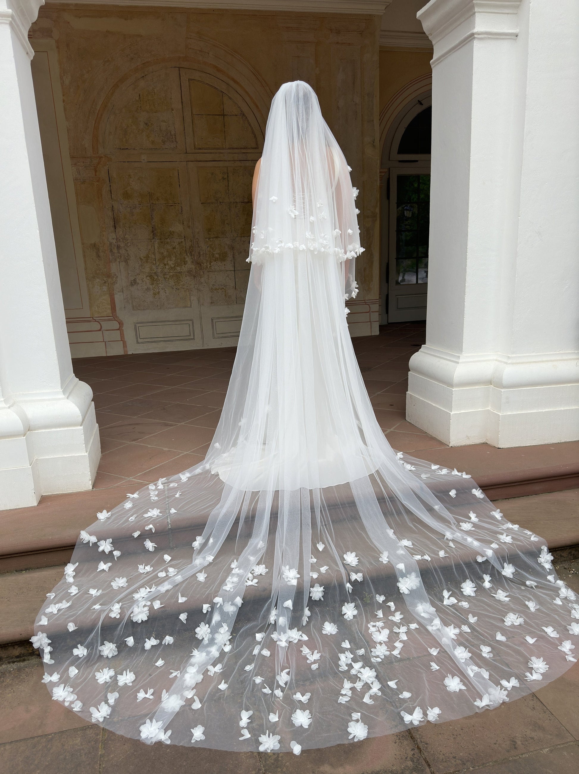 bridal veil with 3D Flowers