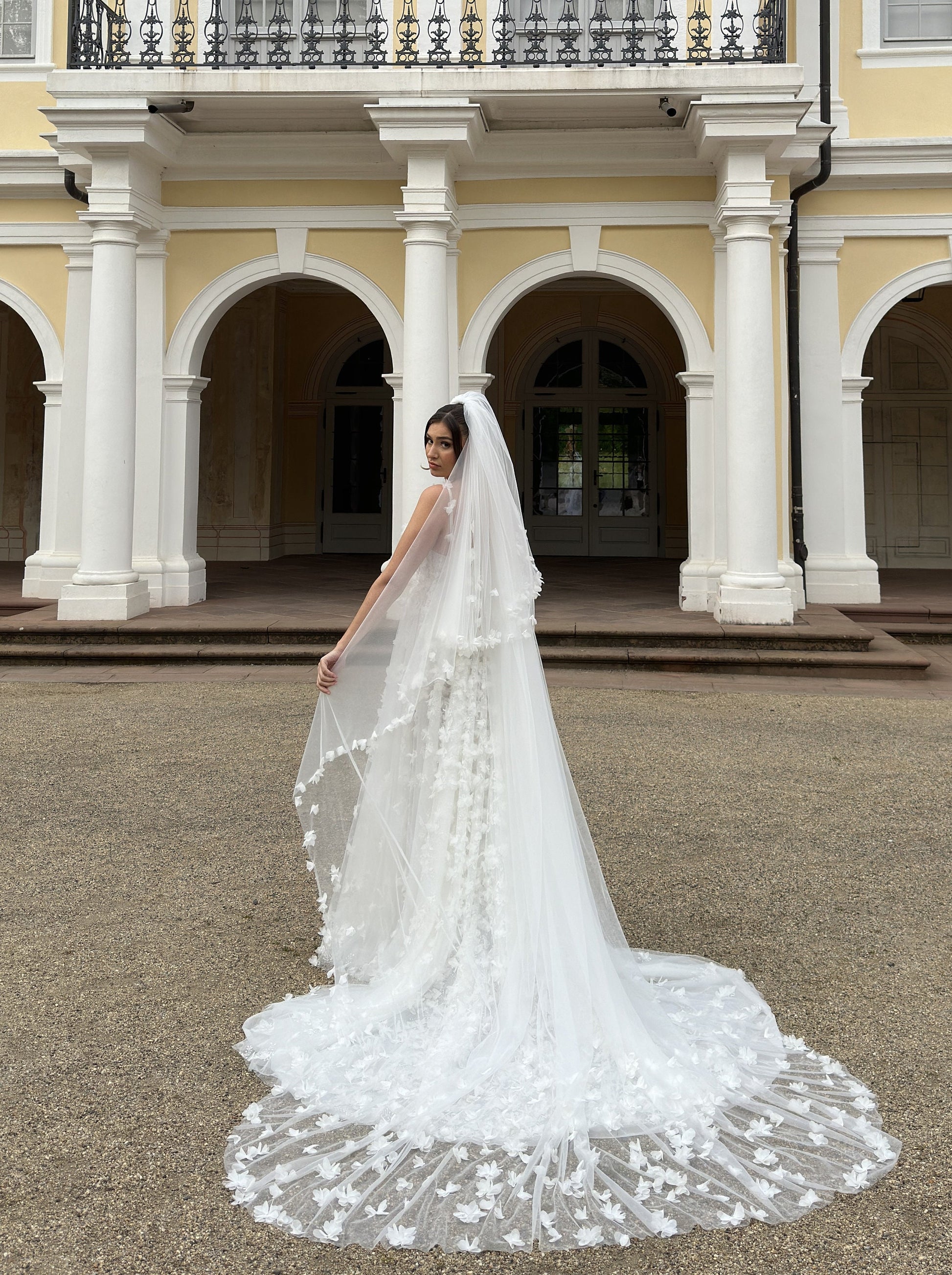 PRE-ORDER Handmade double tier 3D flower wedding veil in off-white, bridal veil with blusher, high quality, bride cathedral veil, LL-S100