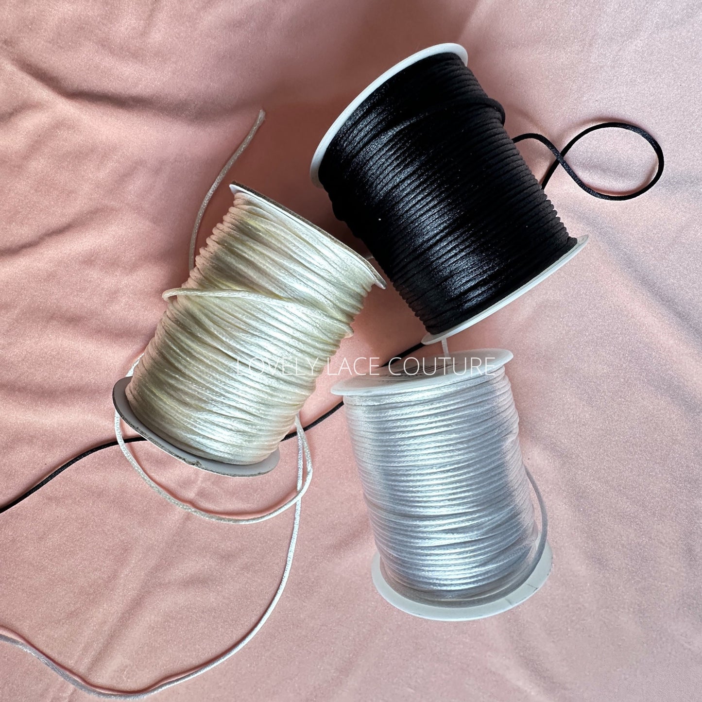 5m, 10m or 15m satin cord 2,5mm, in white, ivory oder black