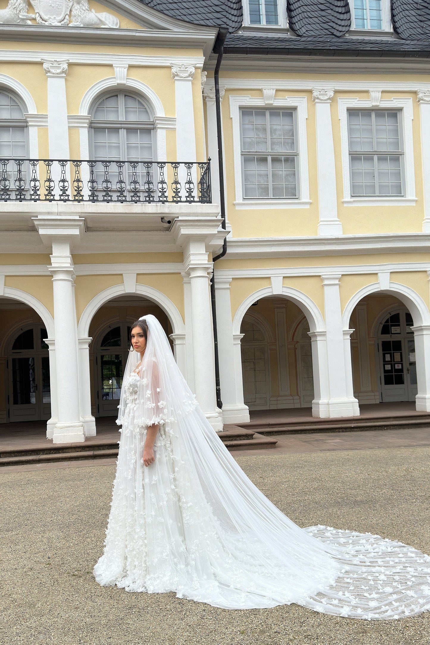 PRE-ORDER Handmade double tier 3D flower wedding veil in off-white, bridal veil with blusher, high quality, bride cathedral veil, LL-S100