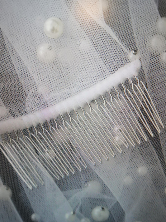 hair comb for bridal veil in silver color