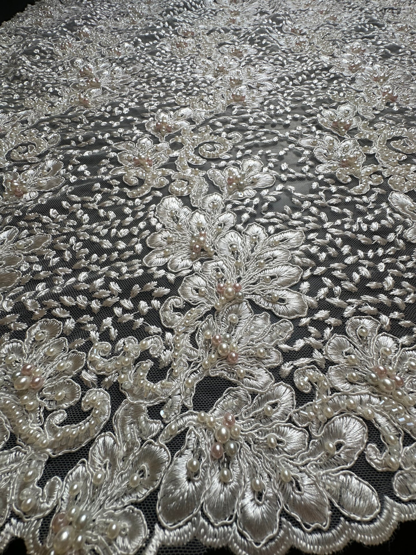 Tissu en dentelle à fleurs perlées, tissu en dentelle de mariage en ivoire, dentelle de mariée, tissu en dentelle brodée, dentelle pour robe de mariée LL-1313
