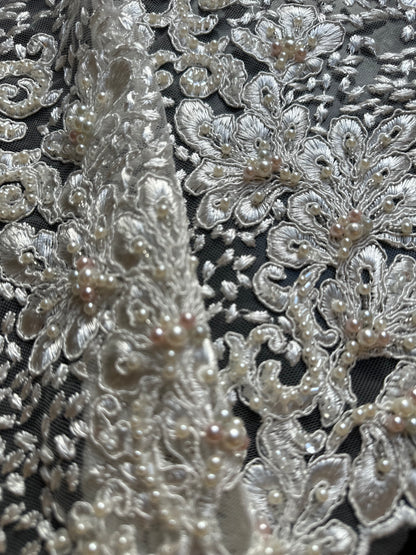 Tissu en dentelle à fleurs perlées, tissu en dentelle de mariage en ivoire, dentelle de mariée, tissu en dentelle brodée, dentelle pour robe de mariée LL-1313