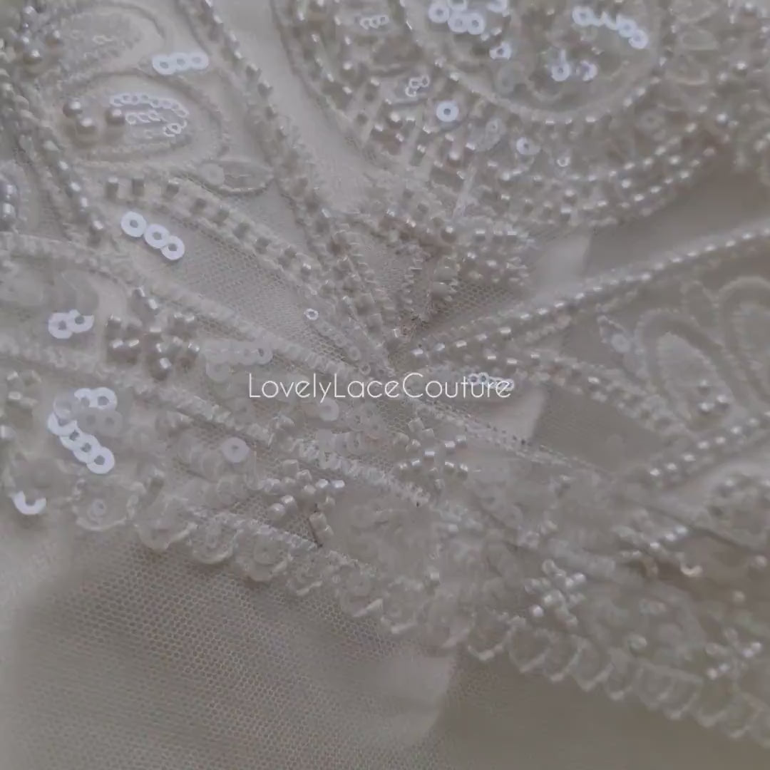LL-1488, gorgeous bridal lace fabric with geometrical pattern, guipure lace per meter, lace fabric in off-white