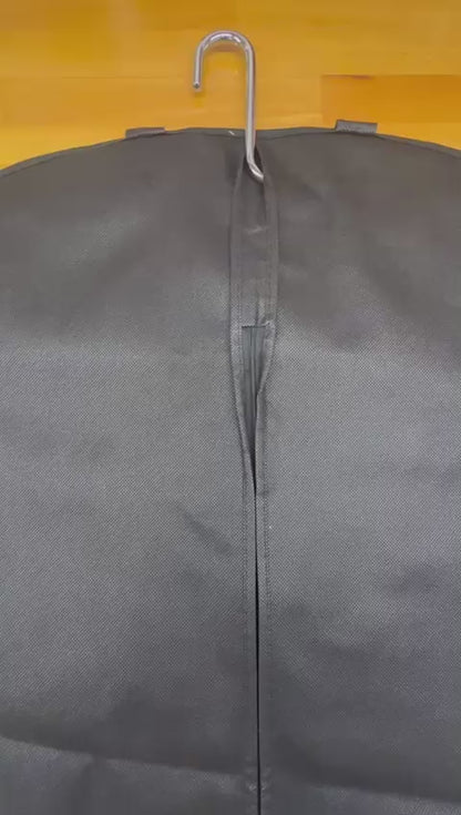 garment bag for eveningdresses or bridal dresses in white or black color