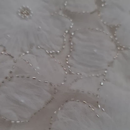 LL-1486, Wonderful bridal lace fabric with big flowers by yards or meters, 3D-Lace Fabric in off-white color