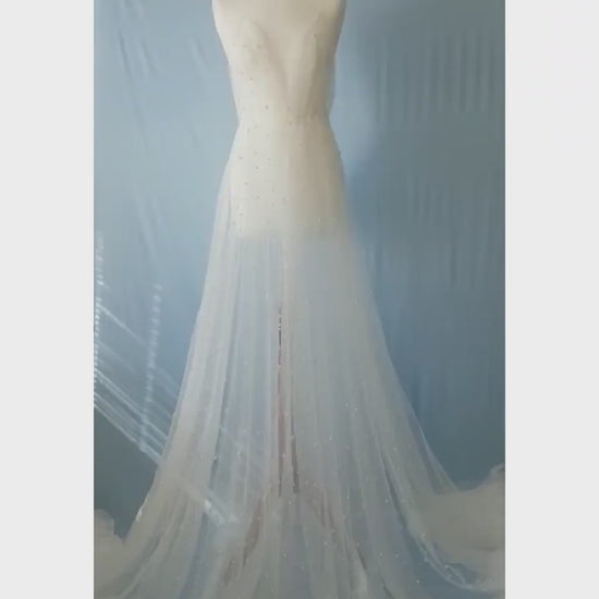 soft pearl tulle fabric for bridal veils and wedding dresses, beautiful tulle fabric, bridal veil, tulle in off-white or black