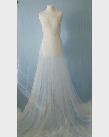 soft pearl tulle fabric for bridal veils and wedding dresses, beautiful tulle fabric, bridal veil, tulle in off-white or black